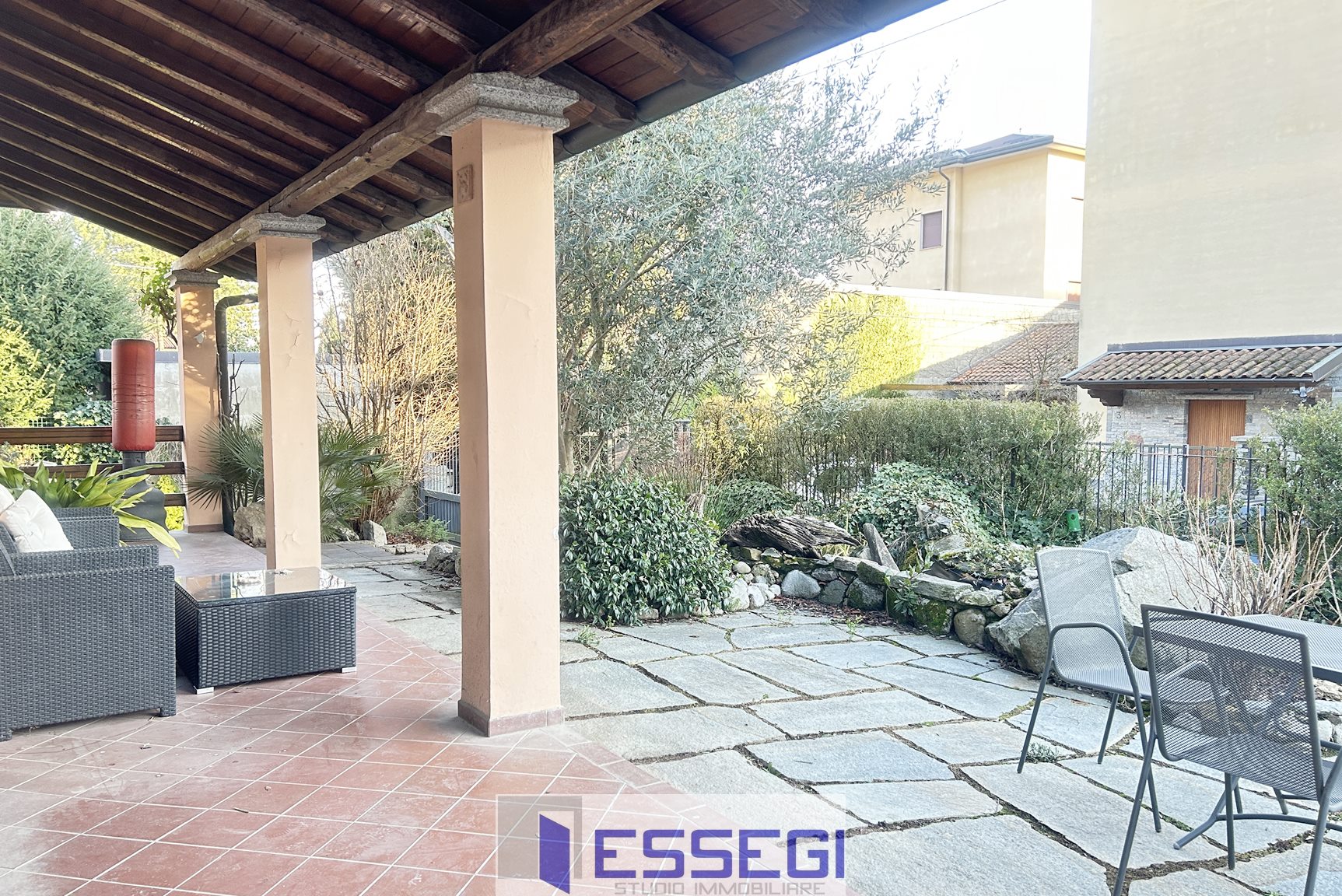 ALBESE CON CASSANO Casa indipendente